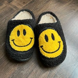 Happy Face slippers size 37-38
